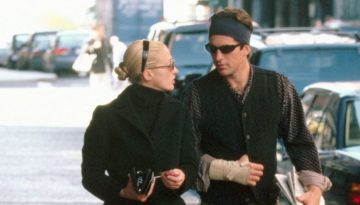 Η εμβληματική στέκα της Carolyn Bessette Κennedy επιστρέφει και θα είναι το απόλυτο αξεσουάρ της άνοιξης 2026