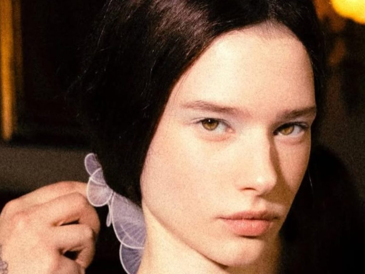 Ο Marc Jacobs έφερε τα scrunchies σε πρώτο πλάνο