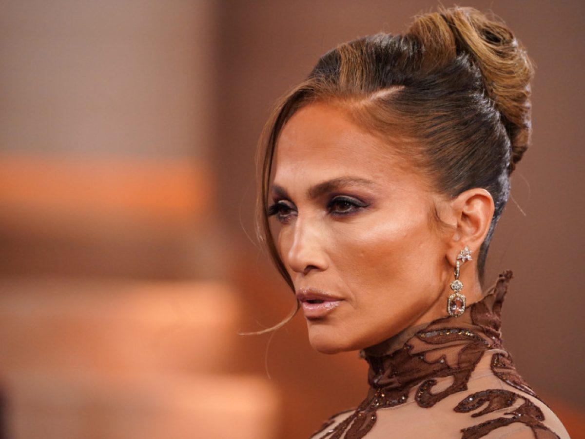 Στα 56, η Jennifer Lopez αποκαλύπτει τη νέα της προτεραιότητα κατά της γήρανσης (και δεν είναι το πρόσωπό της)