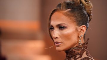 Στα 56, η Jennifer Lopez αποκαλύπτει τη νέα της προτεραιότητα κατά της γήρανσης (και δεν είναι το πρόσωπό της)