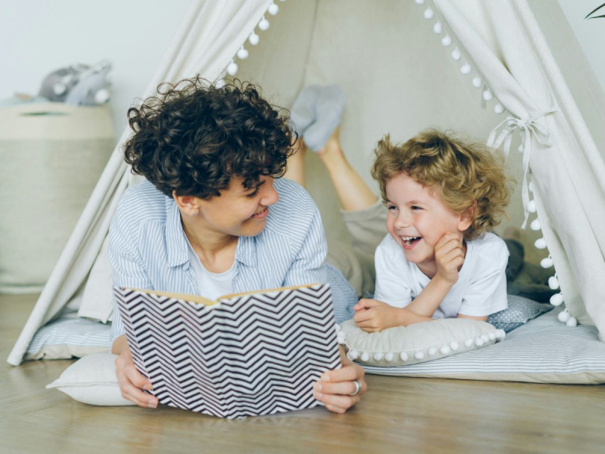 Τα 3 βασικά στιλ ανατροφής παιδιών: Τι δείχνει η επιστήμη και ποιο προτείνουν οι ειδικοί