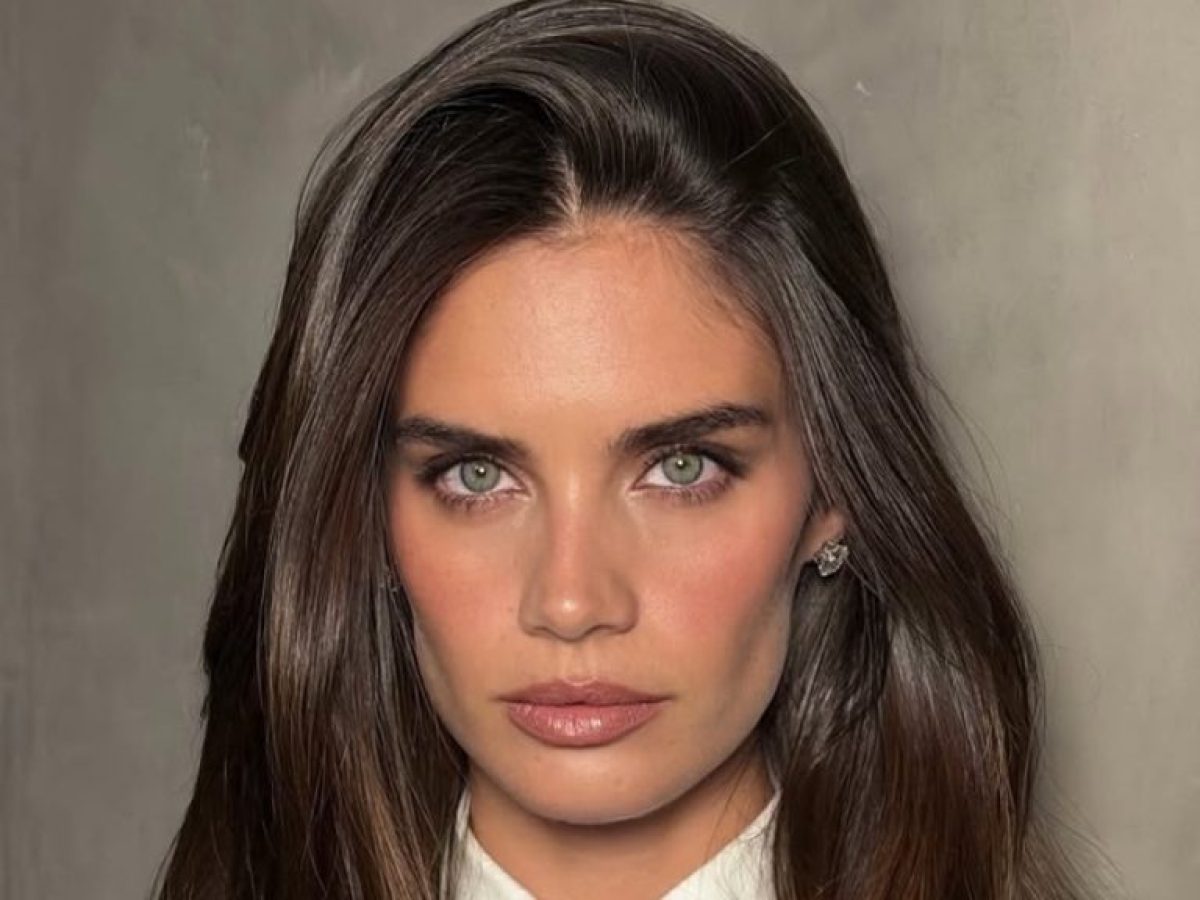 Θαυματουργή μάσκα μαλλιών: 5 προϊόντα με σταθερό φανατικό κοινό