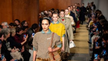 Τι κάνει το στιλ να διαρκεί; Η Tory Burch έδωσε τις δικές της απαντήσεις
