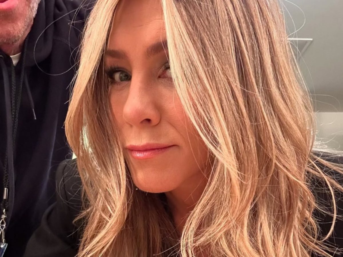 Το anti-frizz tip της Jennifer Aniston που εγκρίνουν και οι κομμωτές