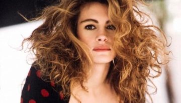 Το curly χτένισμα των 90s επιστρέφει δυναμικά το 2026