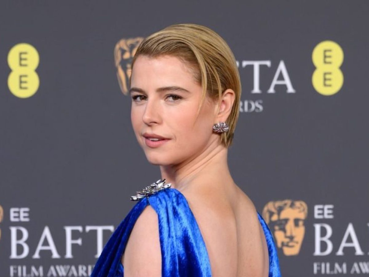 Το κομψό μακιγιάζ της βραβευμένης Jessie Buckley στα BAFTAs 2026 είχε υπογραφή Chanel – Δες τα προϊόντα που χρησιμοποίησε