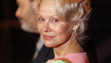 Το τέλος του «Instagram Face»: Το 2026 οι celebrities επαναφέρουν τη φυσική ομορφιά