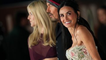 &Alpha;&nu;&tau;ί&omicron; &mu;&alpha;&kappa;&rho;&iota;ά &mu;&alpha;&lambda;&lambda;&iota;ά: &Eta; Demi Moore &epsilon;&kappa;&pi;&lambda;ή&sigma;&sigma;&epsilon;&iota; &mu;&epsilon; έ&nu;&alpha; &rho;&iota;&zeta;&iota;&kappa;ά &kappa;&omicron;&nu;&tau;ό bob &sigma;&tau;&omicron; show &tau;&eta;&sigmaf; Gucci