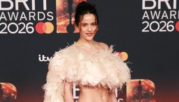 Brit Awards 2026: Όλα όσα ξεχωρίσαμε στο red carpet της μουσικής βραδιάς!