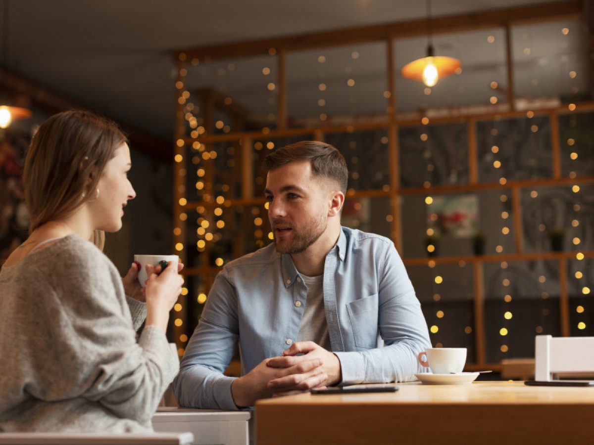Floodlighting: Η νέα τοξική τάση στο dating που πρέπει να γνωρίζετε