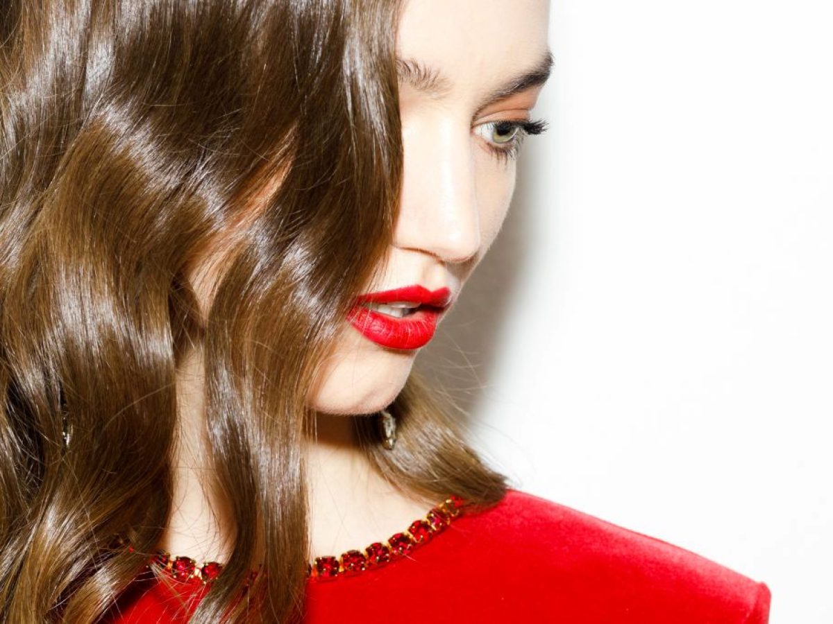 Give to your hair, gain your glow: Τι χρειάζονται τα μαλλιά για να μας το… ανταποδώσουν