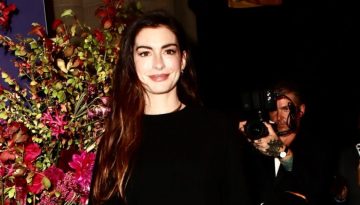 H Anne Hathaway φωτογραφήθηκε με iconic 80’s beauty look και είναι μία άλλη