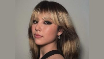H Αlysa Liu ποζάρει με το απόλυτο smokey eye look – Μήπως να επιλέξεις και εσύ ένα έντονο μακιγιάζ στη βραδινή σου έξοδο;