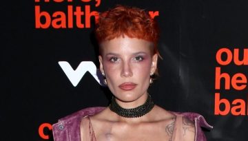 Halsey: Συνδυάζει το νέο εκκεντρικό χρώμα στα μαλλιά με ρομαντικό παστέλ μακιγιάζ και δημιουργεί το ωραιότερο trend της άνοιξης