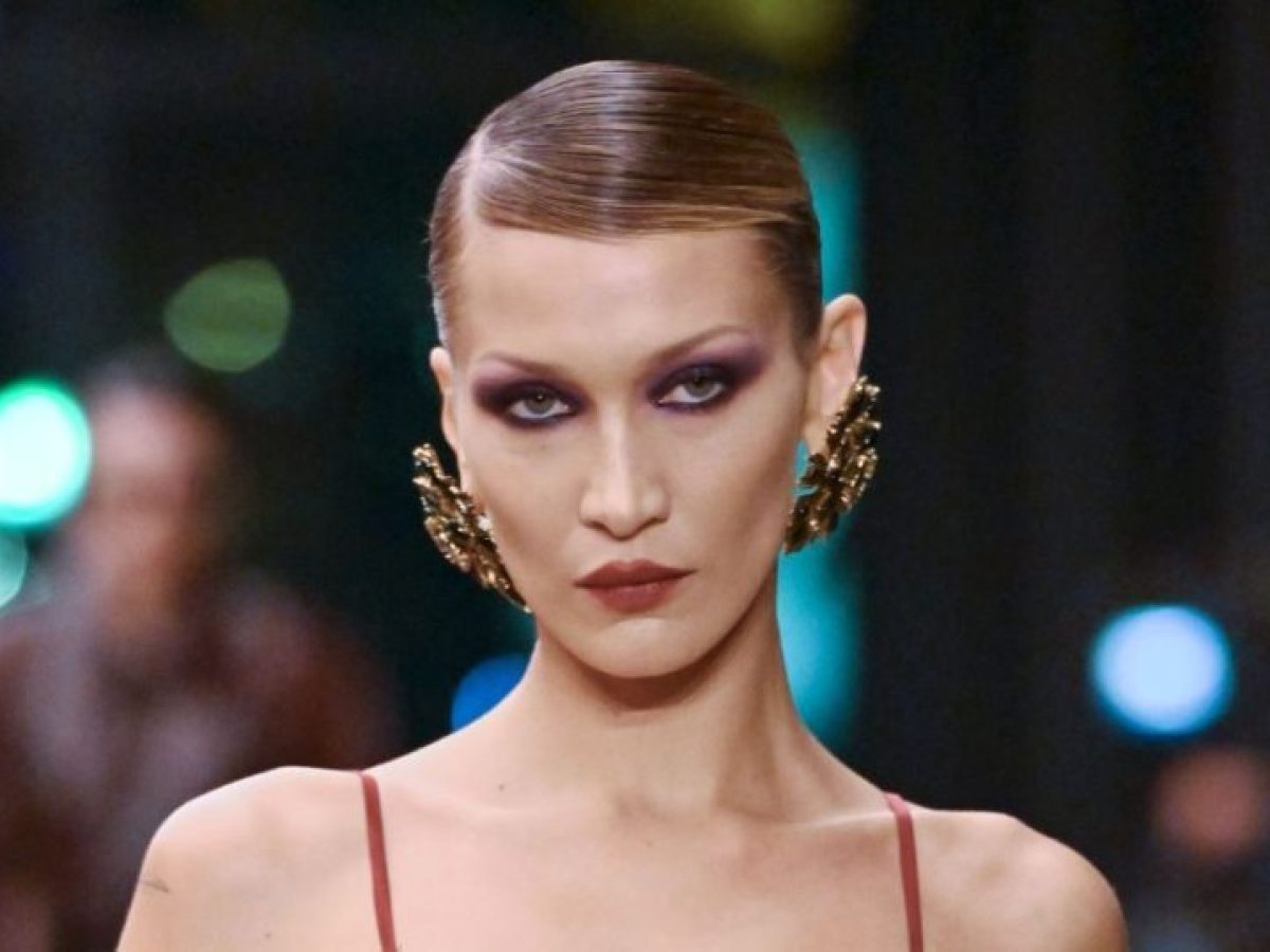 Saint Laurent: &Iota;t&rsquo;s official &ndash; &Eta; &laquo;Mob Wife&raquo; &alpha;&iota;&sigma;&theta;&eta;&tau;&iota;&kappa;ή &theta;&alpha; &sigma;&alpha;&rho;ώ&sigma;&epsilon;&iota; ό&lambda;&alpha; &tau;&alpha; makeup trends &tau;&omicron;&upsilon; &epsilon;&pi;&epsilon;&rho;&chi;ό&mu;&epsilon;&nu;&omicron;&upsilon; &phi;&theta;&iota;&nu;&omicron;&pi;ώ&rho;&omicron;&upsilon;