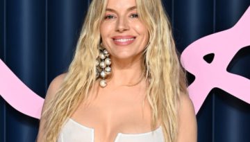 Sienna Miller: Το αγαπημένο της άρωμα ισορροπεί ανάμεσα σε αντιθέσεις, συνδυάζοντας φρεσκάδα και βάθος