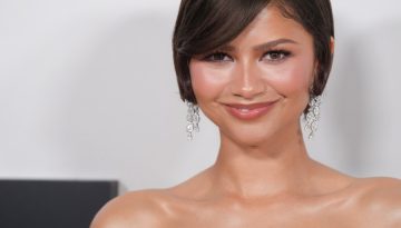 Η Zendaya αναβιώνει το λευκό της φόρεμα Vivienne Westwood από τα Όσκαρ 2015 στην πρεμιέρα του “The Drama”