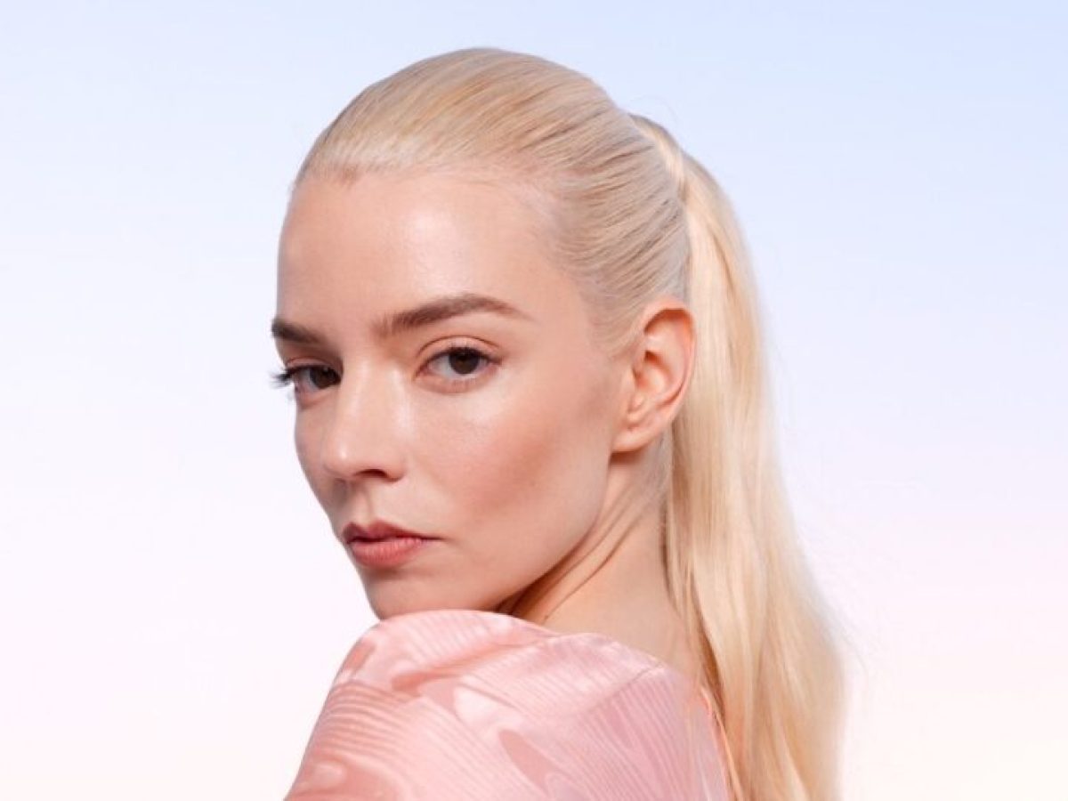 Εβδομάδα Μόδας Παρίσι: Τα beauty looks των celebrities στο show του Dior ήταν statement