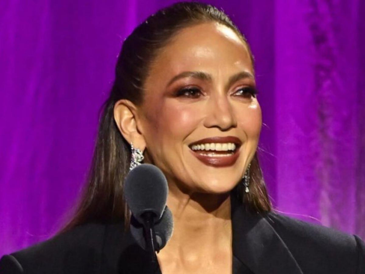 Η Jennifer Lopez στο Women’s Cancer Research Fund στο Beverly Hills  με δημιουργία Celia Kritharioti!