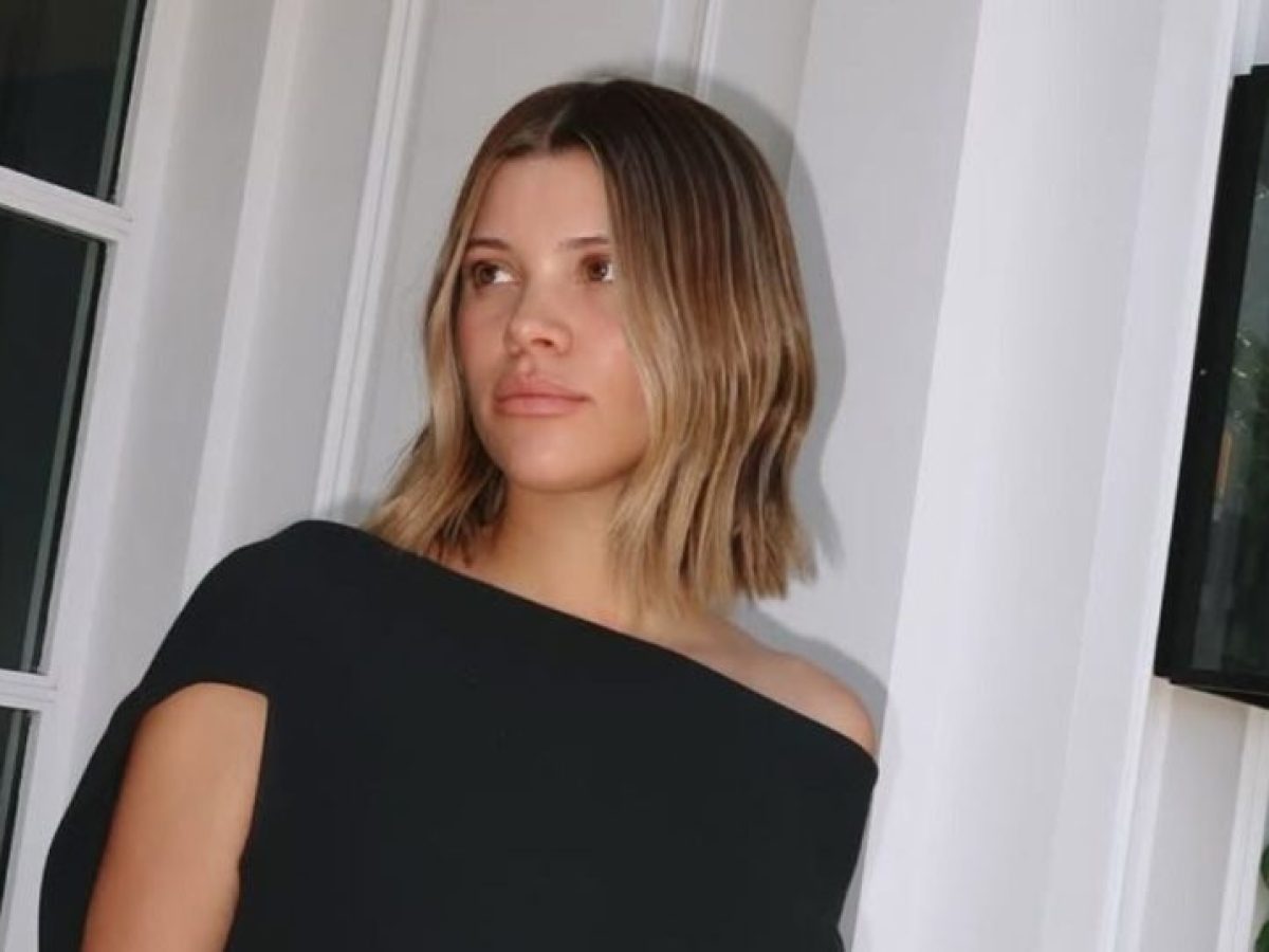 Η Sofia Richie Grainge μόλις έκανε την πιο κομψή αλλαγή στα μαλλιά της αποχαιρετώντας το ξανθό