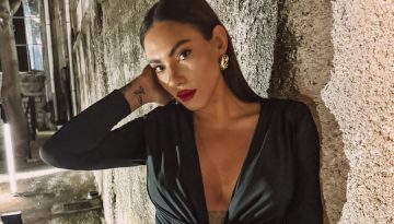 Η Ευρυδίκη Βαλαβάνη επιμένει στο σκούρο mani: Το κομψό χρώμα που επέλεξε και είναι major φετινή τάση