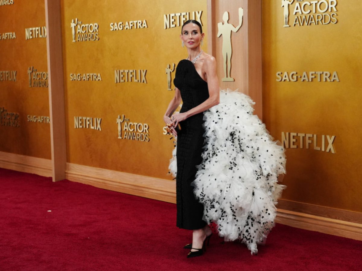 «Είναι με Ozempic;»: Γιατί η νέα εμφάνιση της Demi Moore προκαλεί τόση αναστάτωση