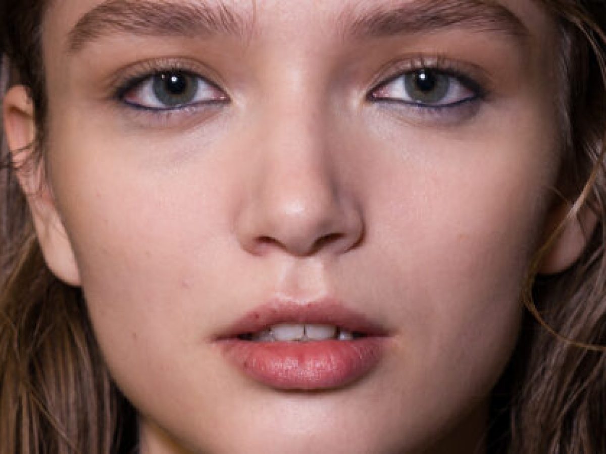Λεξικό skincare: Τι ακριβώς κάνουν οχτώ από τα πιο δημοφιλή συστατικά περιποίησης;