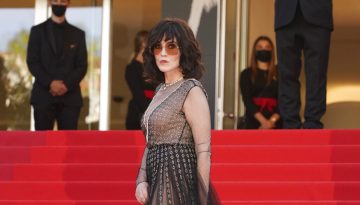 Με το νέο της vintage καρέ, η Isabelle Adjani φώτισε την πρώτη σειρά στο show του Dior