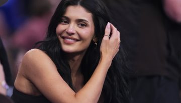 Μετά την Adriana Karembeu, η Kylie Jenner επιβεβαιώνει την επιστροφή των bleached eyebrows