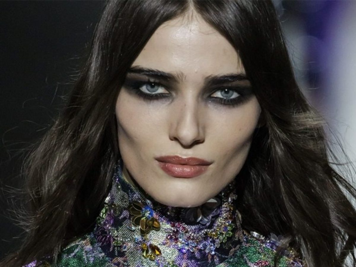 Ο οίκος Gucci το είπε και το έκανε: το party-girl makeup είναι in