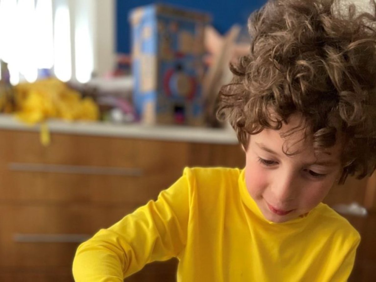 Ο Μαξ Αλεξάντερ, μόλις 10 ετών, έκανε το ντεμπούτο του στην Εβδομάδα Μόδας του Παρισιού. Ουάου!