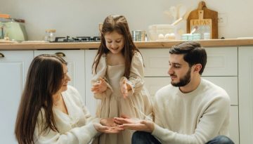 Παιχνίδι με παιδιά στο σπίτι: Ιδέες για δραστηριότητες που δεν περιλαμβάνουν οθόνες