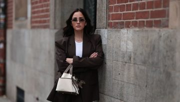 Πώς να ντυθείτε chic για την παρέλαση και τη βόλτα μετά