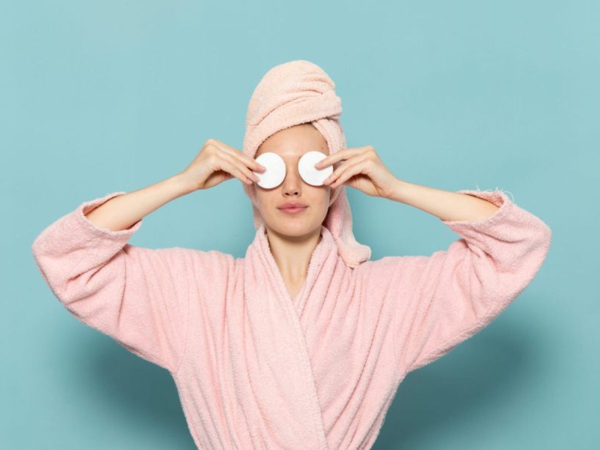 Πως να περιποιηθούμε το δέρμα μας μετά το καλοκαίρι;  Δώστε στο δέρμα σας την υγρασία που του έχει λείψει για να το δείτε και πάλι ελαστικό και ζωντανό!