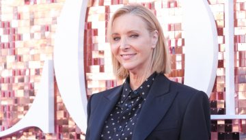 Σε ηλικία 62 ετών, η Lisa Kudrow εξηγεί γιατί αποφάσισε να σταματήσει το Botox αφού το δοκίμασε