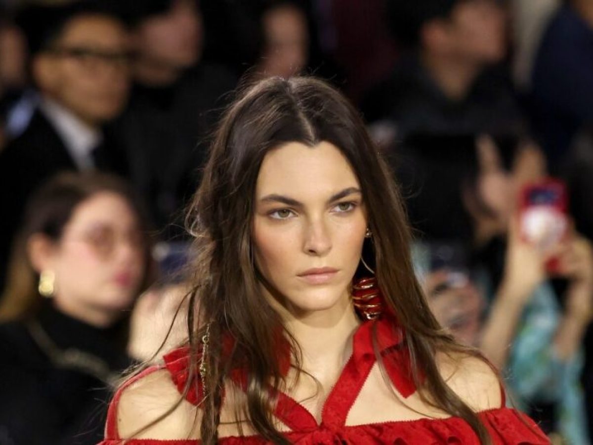 Στο show του οίκου Chloe τα beauty looks έχουν western vibes