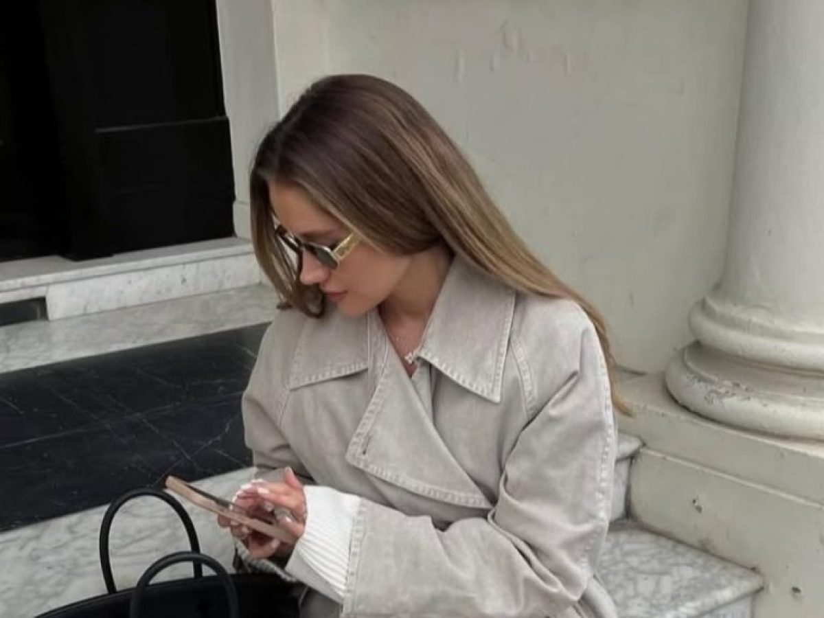 Τα διαχρονικά πανωφόρια στα οποία πρέπει να επενδύσεις την άνοιξη – Ταιριάζουν με όλα, θα τα φοράς στο repeat