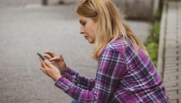 Τα σημάδια στο chat που δείχνουν ότι είναι emotional unavailable