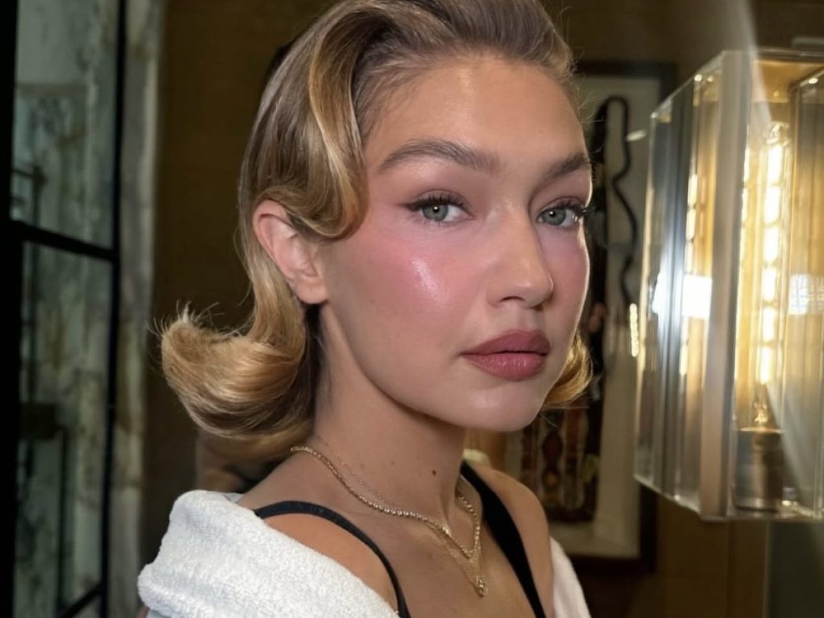 Το «Blush Stacking» είναι το μυστικό των celebrities για ρουζ που διαρκεί