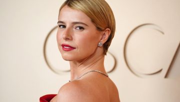 Το beauty look της Jessie Buckley στα Όσκαρ που όλοι σχολίασαν