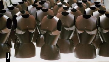 Το show του Pieter Mulier για τον οίκο Alaïa ήταν ένα αντίο, γεμάτο συναίσθημα και συμβολισμούς