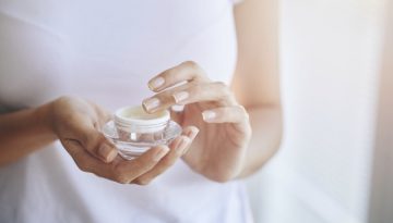 Τζελ καθαρισμού ή purifying cream: Ποιες είναι οι διαφορές και ποιο προϊόν πρέπει να επιλέξετε ανάλογα με τον τύπο της επιδερμίδας σας;