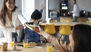 5 «σοφοί» λόγοι να κάνεις το lunch break σου έξω από τον χώρο της δουλειάς