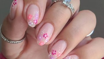 «Floral Manicure»: Τα λουλούδια δίνουν την πιο ανοιξιάτικη διάθεση στα νύχια μας