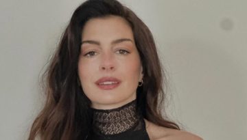 H Anne Hathaway στο Τόκιο με την τέλεια Japanese αλογοουρά