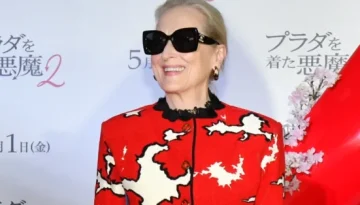 H εντυπωσιακή εμφάνιση της Meryl Streep με δημιουργία Chanel του Matthieu Blazy