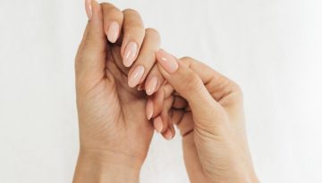 «Press-on nails»: Το πιο έξυπνο, γρήγορο και κομψό manicure της εποχής