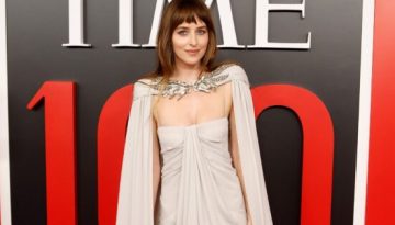 The TIME100 Gala: Η εντυπωσιακή εμφάνιση της Dakota Johnson με Valentino