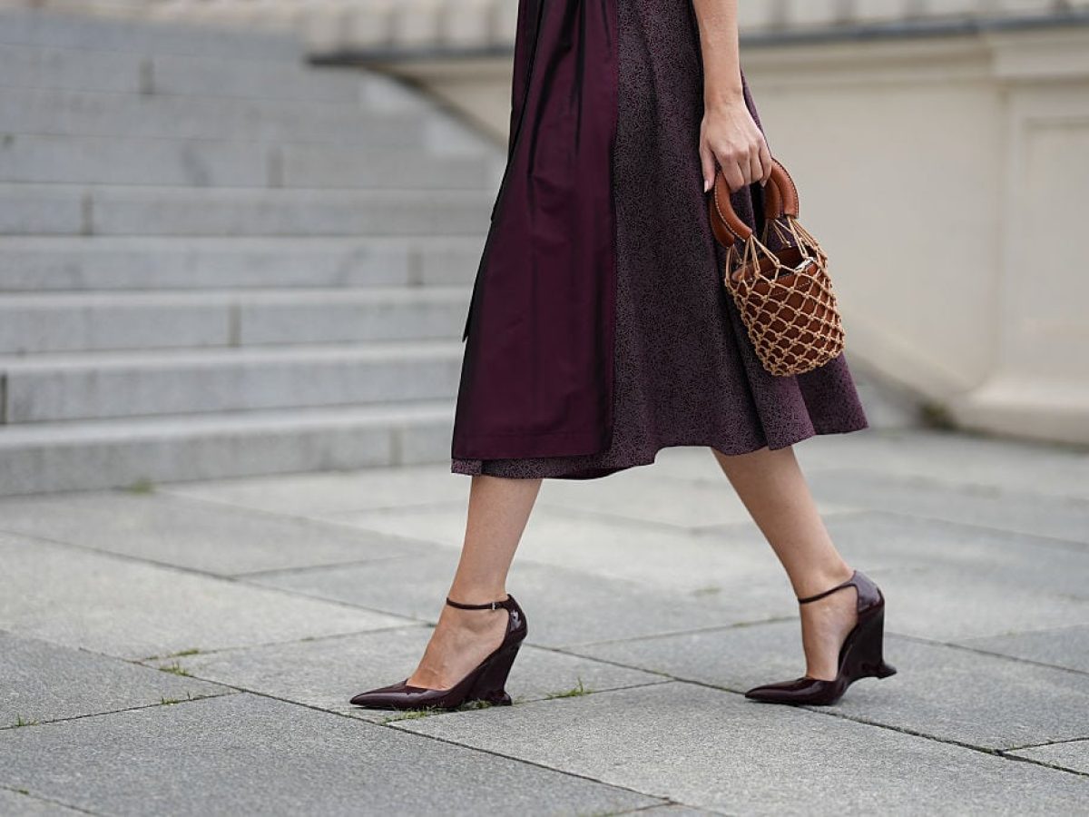 Διώχνουμε τα σημάδια και τις μελανιές από τα πόδια εύκολα και αποτελεσματικά