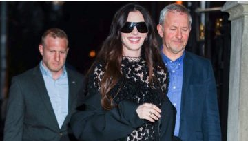 Η Calvin Klein έντυσε την Anne Hathaway – Η εμφάνιση που έκλεψε την παράσταση στη Νέα Υόρκη